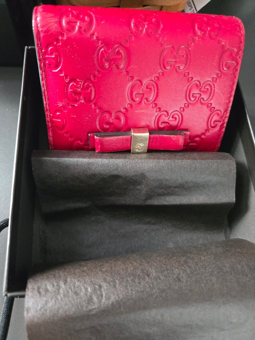 Authenticate Gucci Red Leather Wallet with Bow - Picture 5 of 6